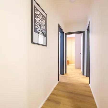 아파트 Spacious 3br - 2 Parking Spots, Full Kitchen, By Gravity 프라하