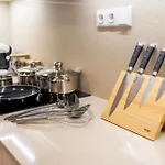 Spacious 3br - 2 Parking Spots, Full Kitchen, By Gravity Praga