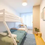 Spacious 3br - 2 Parking Spots, Full Kitchen, By Gravity Apartamento