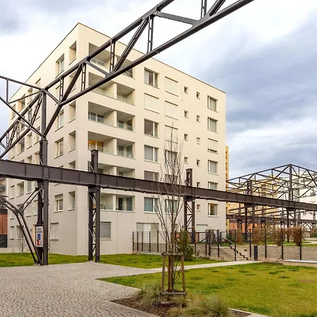 Spacious 3br - 2 Parking Spots, Full Kitchen, By Gravity Apartamento *