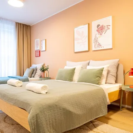 Апартаменты Spacious 3br - 2 Parking Spots, Full Kitchen, By Gravity *
