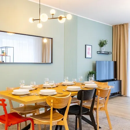 Апартаменты Spacious 3br - 2 Parking Spots, Full Kitchen, By Gravity Прага