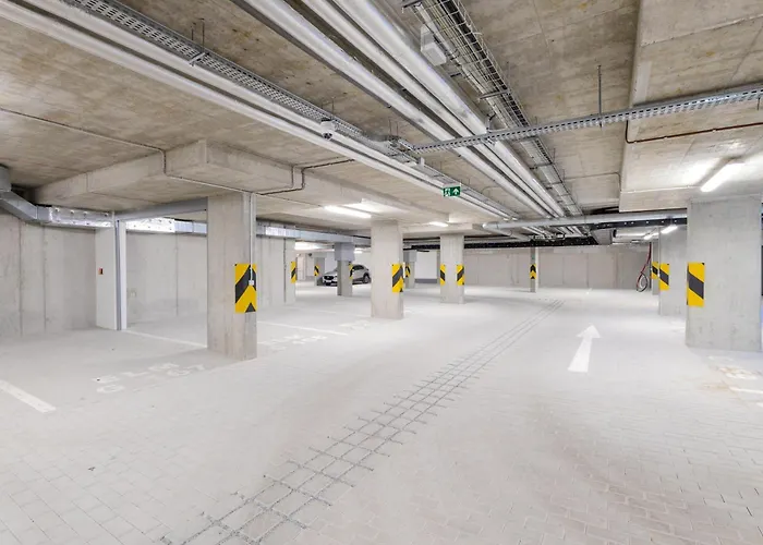 Spacious 3br - 2 Parking Spots, Full Kitchen, By Gravity براغ