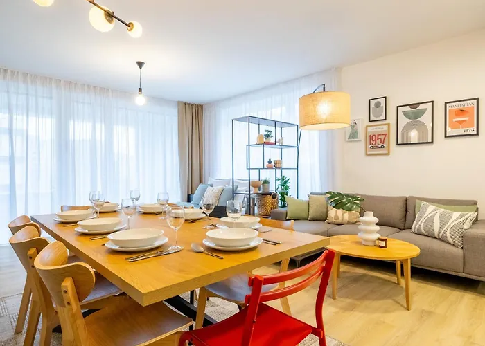 דירה Spacious 3br - 2 Parking Spots, Full Kitchen, By Gravity פראג