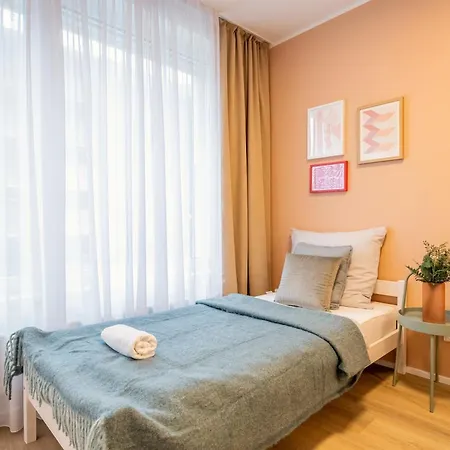 Spacious 3br - 2 Parking Spots, Full Kitchen, By Gravity Apartman