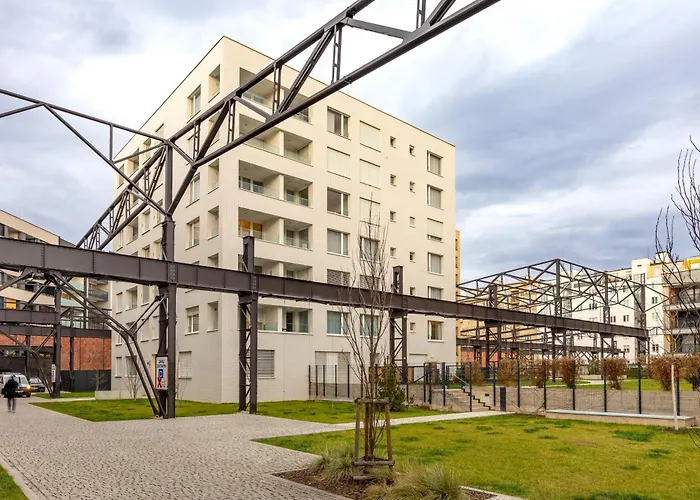 Spacious 3br - 2 Parking Spots, Full Kitchen, By Gravity Apartamento *