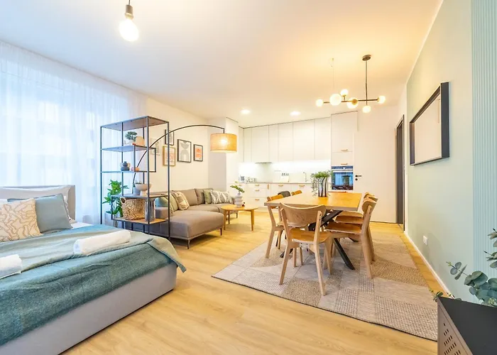 Spacious 3br - 2 Parking Spots, Full Kitchen, By Gravity Apartamento