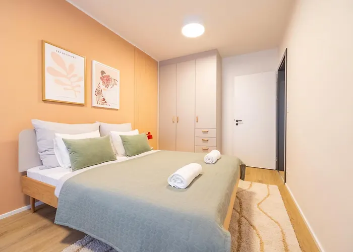 Spacious 3br - 2 Parking Spots, Full Kitchen, By Gravity Apartamento Praga