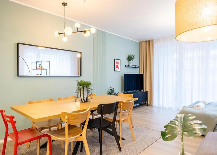 Spacious 3br - 2 Parking Spots, Full Kitchen, By Gravity Praga