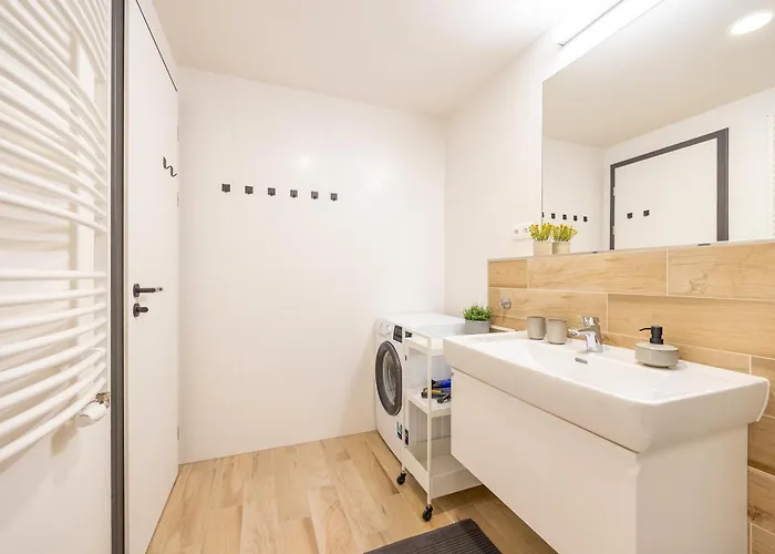Spacious 3br - 2 Parking Spots, Full Kitchen, By Gravity Apartamento *